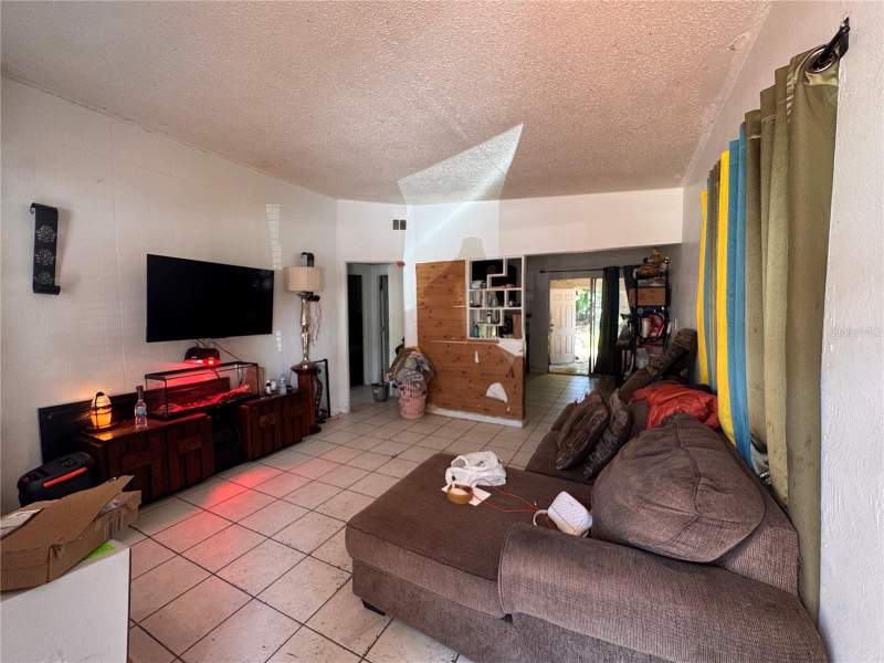 2 bedroom Single Family Residence at 1033 Columbia Street, Orlando Farm & Truck Co, Orlando — photo 2