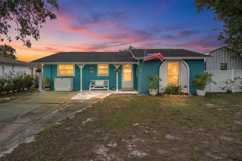 3 bedroom Single Family Residence at 7906 Woodvine Circle, Townn Country Park Unit 39, Tampa — photo 1