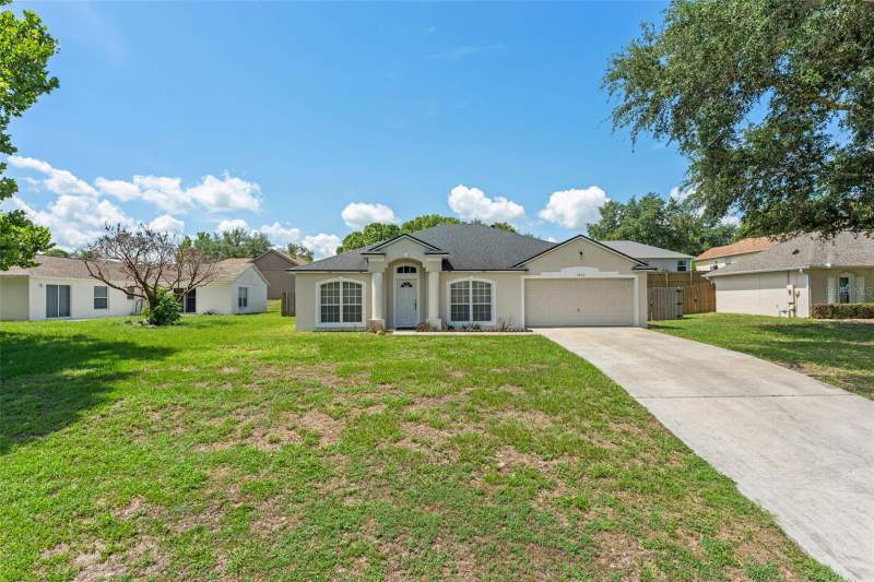 3 bedroom Single Family Residence at 11603 PINELOCH LOOP, PINELOCH PH I SUB, CLERMONT — photo 1