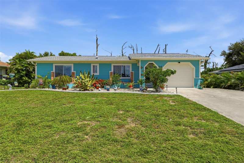 2 bedroom Single Family Residence at 10182 Gulfstream Boulevard, Port Charlotte Sec 064, Englewood — photo 1