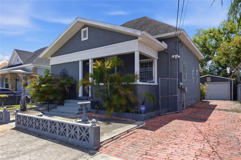 3 bedroom Single Family Residence at 2318 W Cordelia Street, West Tampa Heights, Tampa — photo 2
