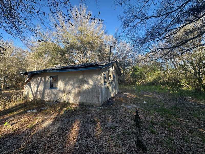 1 bedroom Single Family Residence at 2004 Valentine Avenue, T A S Acres, Lorida — photo 1