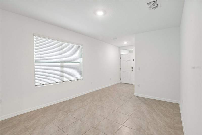 3 bedroom Single Family Residence at 33319 Darley Dale Trail, Avalon Park West-North Ph 2 4 5, Wesley Chapel — photo 2