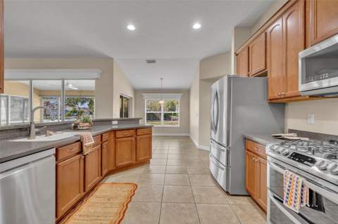 8923 Bridgeport Bay Circle, Mount Dora FL - photo 19 of 50