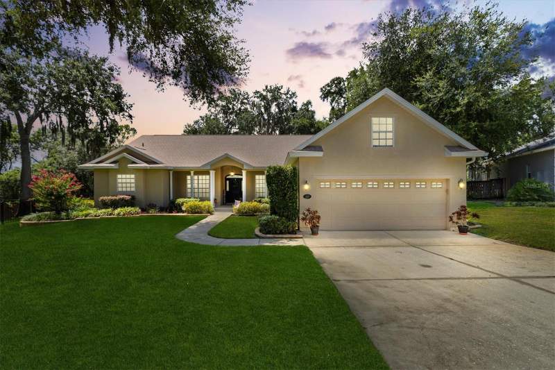4 bedroom Single Family Residence at 4307 Serene Circle, Laurel Oak Sub, Fruitland Park — photo 2