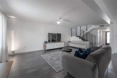8757 Bay Pointe Drive, Tampa FL - photo 13 of 63