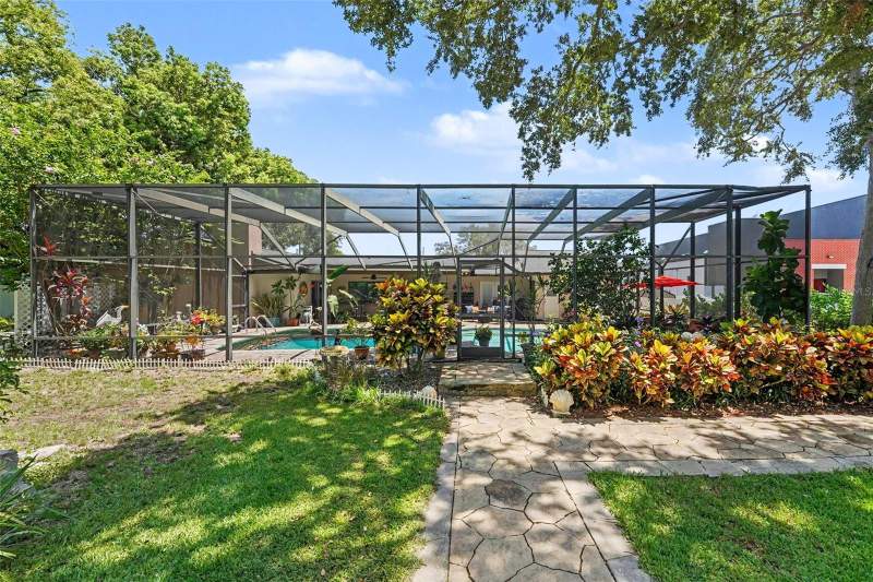 4 bedroom Single Family Residence at 3061 Alt 19, Crystal Beach Heights, Palm Harbor — photo 2