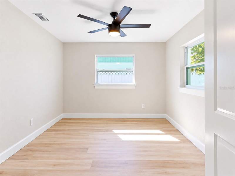 7 bedroom Half Duplex at 5020 10th Avenue, Casa Mia, St Petersburg — photo 3