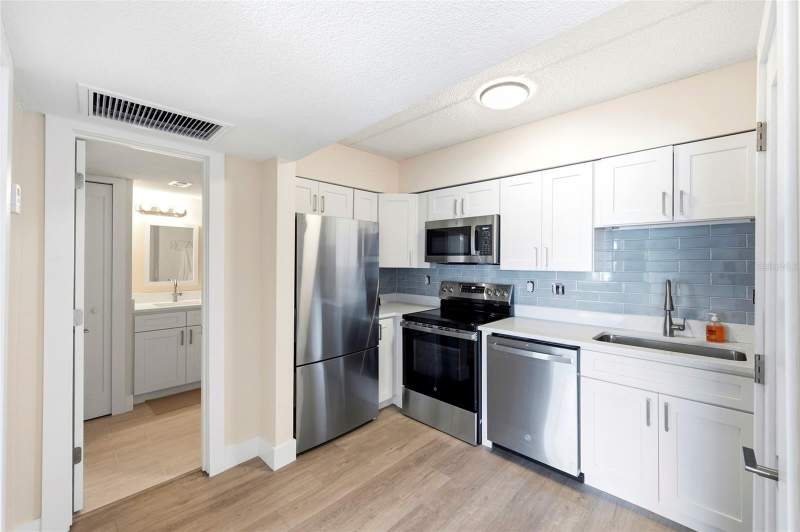 1 bedroom Condominium at 10365 PARADISE BOULEVARD #1, TREASURE ISLAND VILLAS CONDO, TREASURE ISLAND — photo 4
