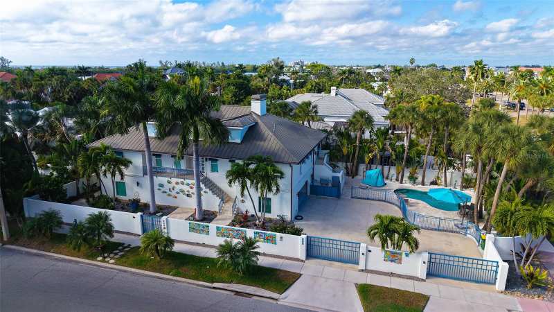 4 bedroom Single Family Residence at 345 Madison Drive, Saint Armands Div John Ringling Estates, Sarasota — photo 1