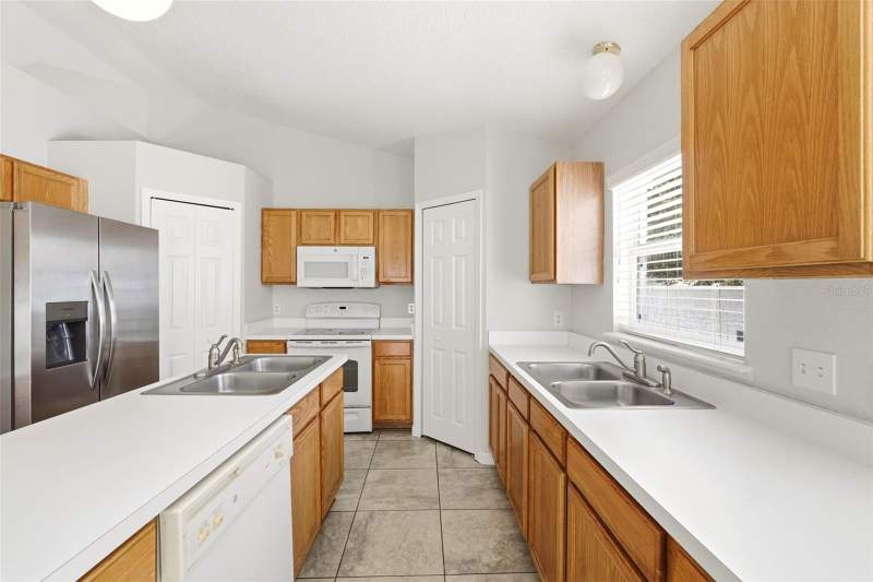 4 bedroom Single Family Residence at 955 LOUVRE COURT, POINCIANA VILLAGE 5 NBHD 1, KISSIMMEE — photo 4