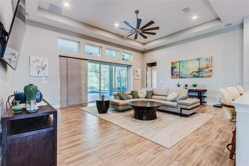 4 bedroom Single Family Residence at 13303 Trailing Moss Drive, Lake Jovita Golf And Country Club, Dade City — photo 4