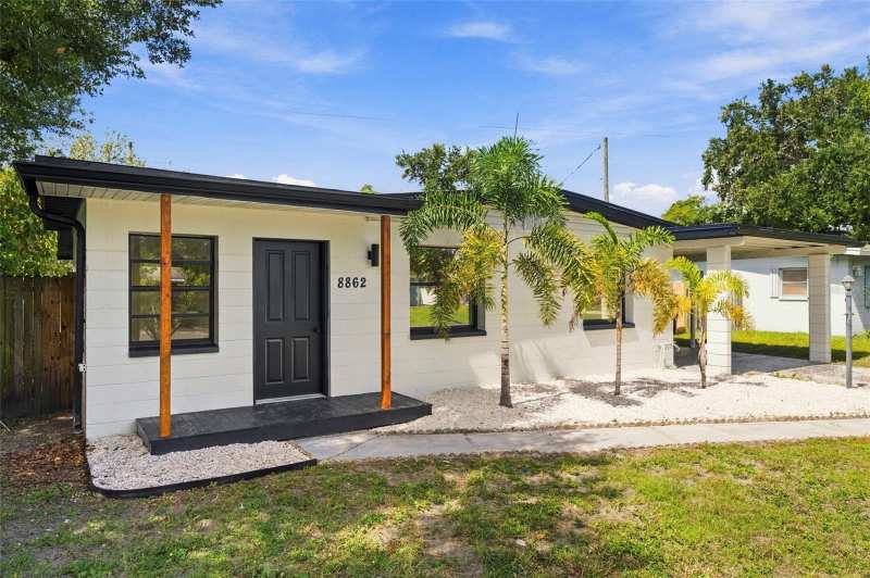 3 bedroom Single Family Residence at 8862 Robin Road, Cross Bayou Estates 2nd Add, Seminole — photo 1