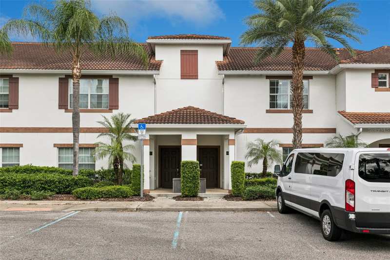 4 bedroom Townhouse at 4839 Clock Tower Drive, Storey Lake, Kissimmee — photo 1