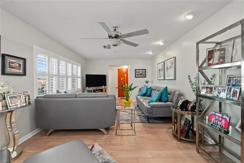 4 bedroom Single Family Residence at 1609 Melodie Drive, 2DR | Melodie Park Unit No 1, Brandon — photo 5