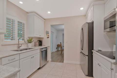 1113 Glenmoor Court, Clearwater FL - photo 12 of 39