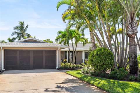 251 N Julia Circle, golf community for sale in St. Pete Beach