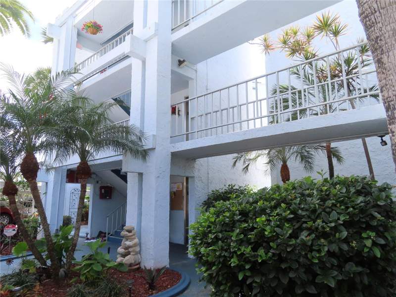 2 bedroom Condominium at 225 Country Club Drive #C225, Penthouse Greens, Largo — photo 2