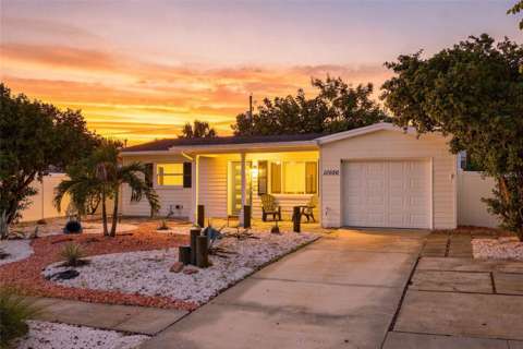 10926 Temple Avenue, home for sale in Seminole 33772