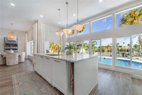 1825 Venetian Point Drive, Clearwater FL - photo 14 of 81