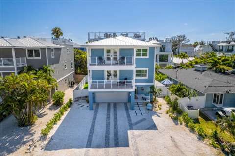2102 Avenue B, 4-bedroom for sale in Bradenton Beach