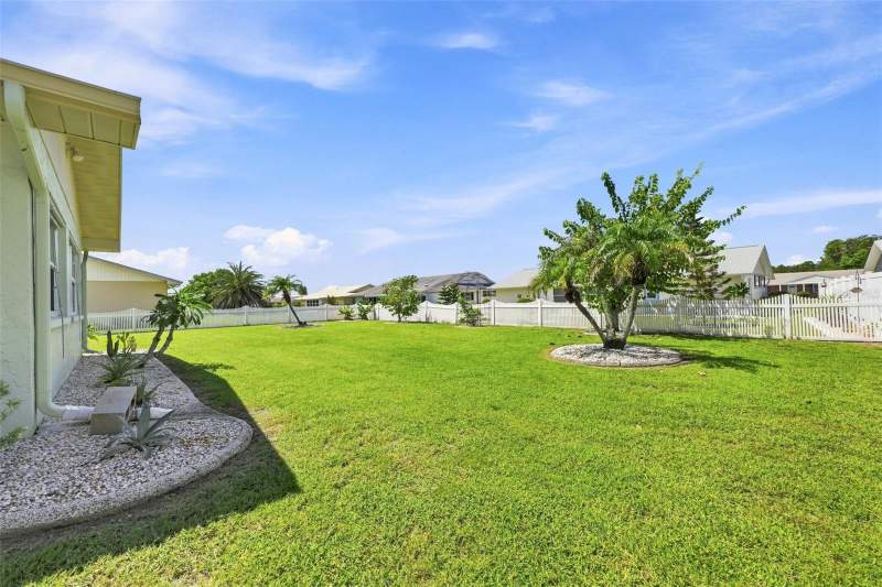 2 bedroom Single Family Residence at 1804 Fort Duquesna Drive, Sun City Center Unit 44 B, Sun City Center — photo 2
