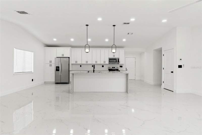 4 bedroom Single Family Residence at 5308 Black Pine Drive, Country Run Unit 1, Tampa — photo 5