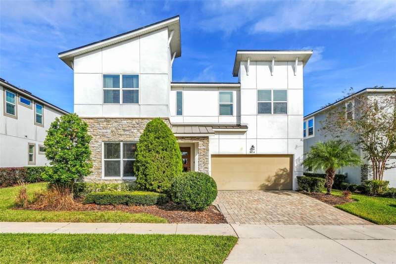 9014 SUNSHINE RIDGE LOOP home for sale in Solara Residence