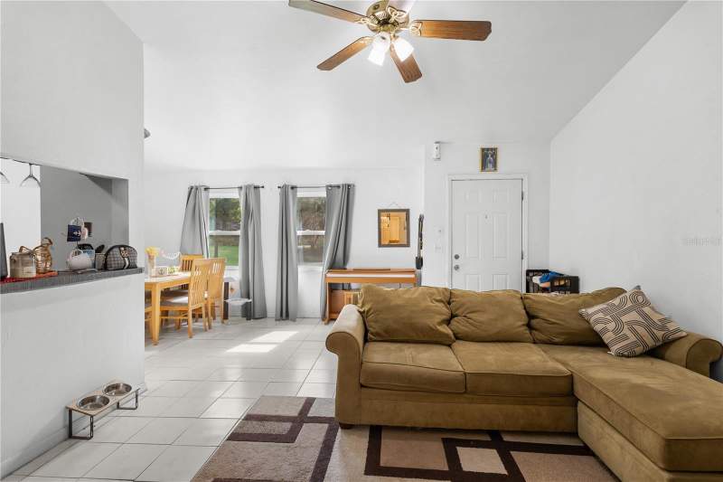 2 bedroom Half Duplex at 2038 SW 70th Terrace, Tower Oaks Manor, Gainesville — photo 3