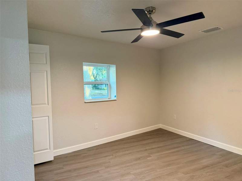 4 bedroom Single Family Residence at 1030 SE 18th Terrace, Lincoln Estates 2nd Add, Gainesville — photo 3