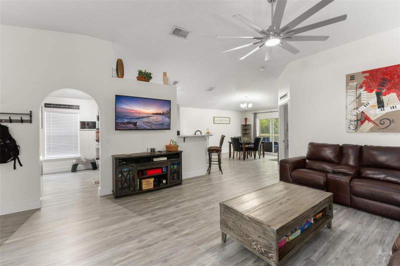 3 bedroom Single Family Residence at 1827 Corner Meadow Circle, Corner Lake Ph 03 A & B, Orlando — photo 4