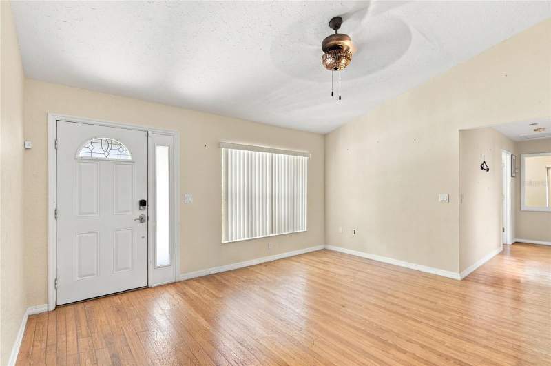 3 bedroom Single Family Residence at 37117 Foxrun Place, Silver Oaks Ph 01, Zephyrhills — photo 2