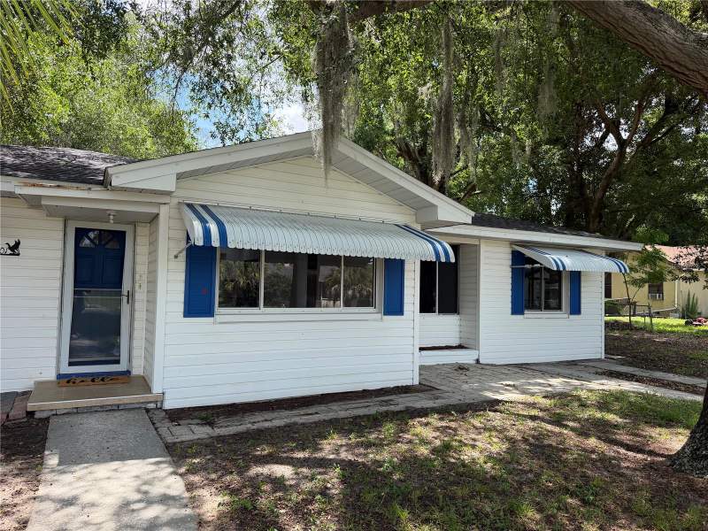 2 bedroom Single Family Residence at 301 S Seminole Avenue, Minneola, Minneola — photo 3