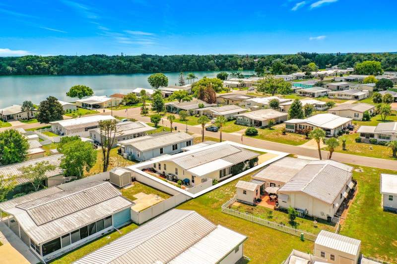 2 bedroom Manufactured Home at 1561 Apache Circle, Tavares, Lake Frances Estates, Tavares — photo 4