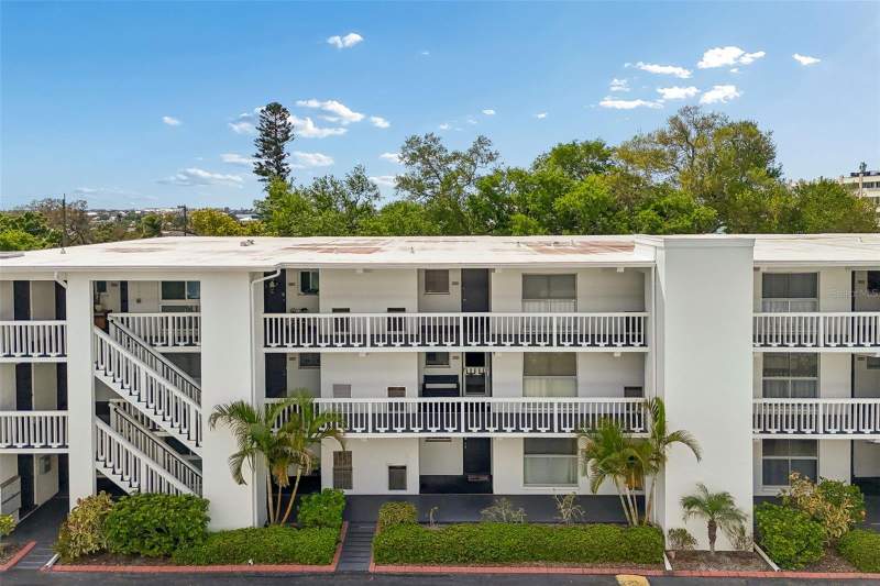 2 bedroom Condominium at 2944 W Bay Drive #106, East House-West House Condo, Belleair Bluffs — photo 4