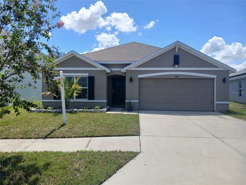 4 bedroom Single Family Residence at 3719 Capri Coast Drive, North Park Isle Ph 1B 1C & 1D, Plant City — photo 1