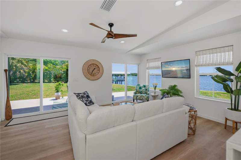 2 bedroom Single Family Residence at 3404 Lake View Boulevard, Port Charlotte Sec 010, Port Charlotte — photo 3