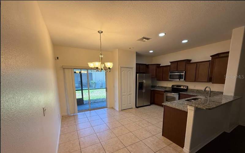 2 bedroom Townhouse at 2807 Lantern Hill Avenue, Brandon Pointe, Brandon — photo 4