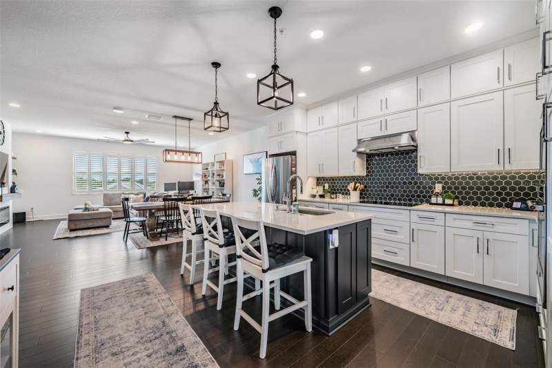 3 bedroom Townhouse at 9916 KEY HAVEN ROAD, TOWNHOMES OF SEMINOLE ISLE, SEMINOLE — photo 2