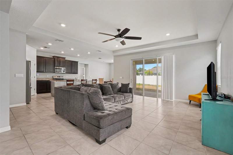 4 bedroom Single Family Residence at 528 Ocean Spray Drive, Shell Cove Ph 2, Ruskin — photo 4