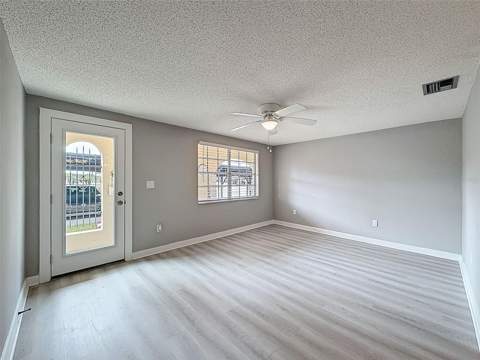 4233 Stratford Drive #D, New Port Richey FL - photo 13 of 59