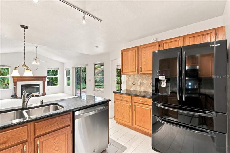 3 bedroom Single Family Residence at 309 Oak Leaf Circle, Misty Oaks, Lake Mary — photo 4