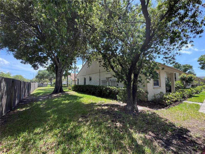 2 bedroom Condominium at 10853 43rd Street #1201, Lakes Unit 2 Ph 4, Clearwater — photo 4