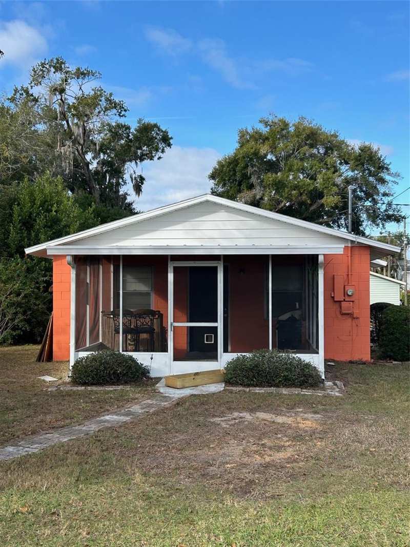 2 bedroom Single Family Residence at 1122 Virginia Court, Eustis Jenson Park, Eustis — photo 1