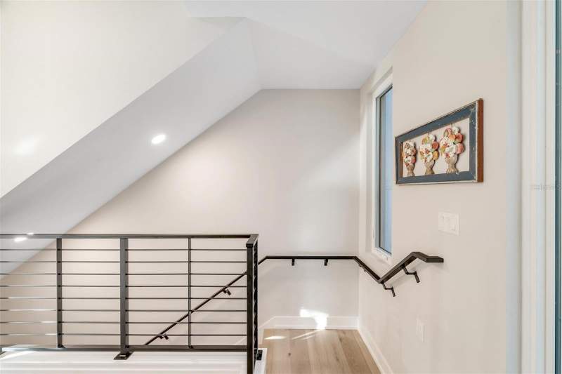 2 bedroom Townhouse at 372 6th Street #12, Royal Twnhms, St Petersburg — photo 4