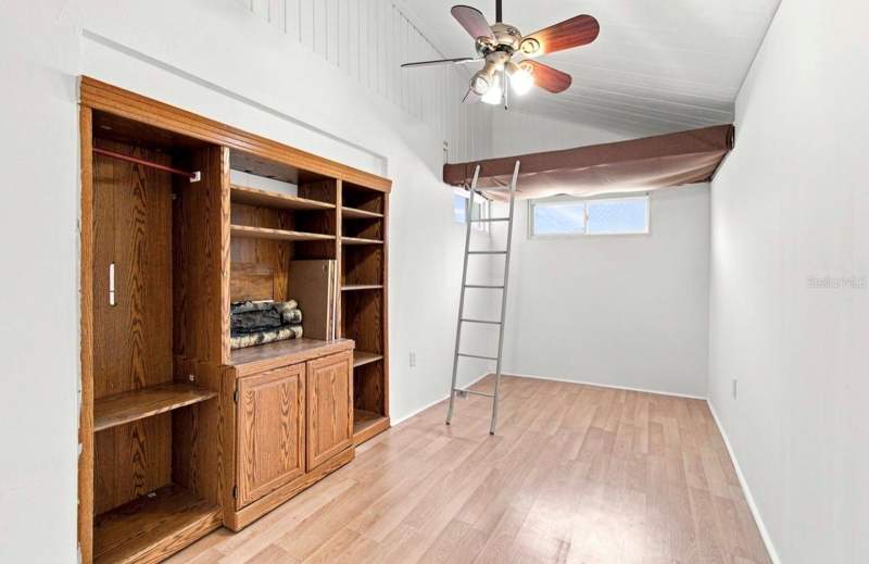 3 bedroom Single Family Residence at 1932 Gregory Drive, Pine Lake Sec A Unit One, Tampa — photo 5