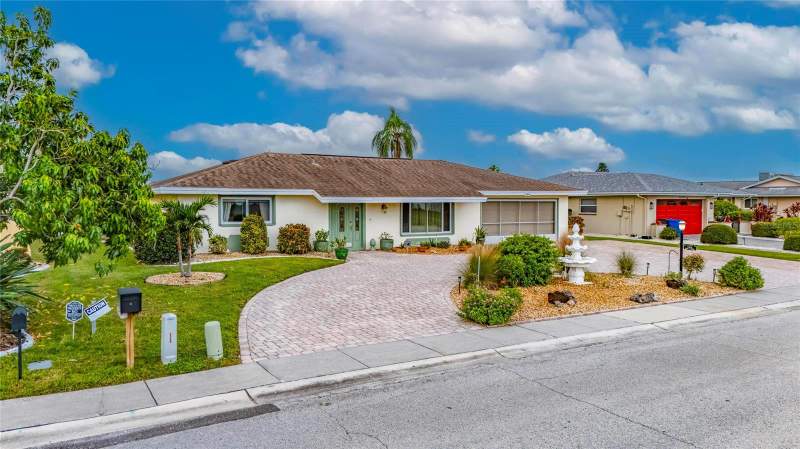 3 bedroom Single Family Residence at 1516 New Bedford Drive, Del Webbs Sun City Florida Un, Sun City Center — photo 2