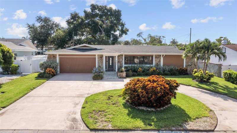 4 bedroom Single Family Residence at 6249 Hillside Avenue, Sheraton Shores, Seminole — photo 1