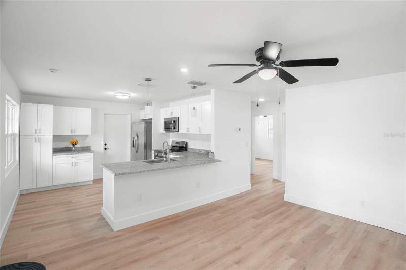 2 bedroom Single Family Residence at 4406 W Wallace Avenue, Gandy Gardens 2, Tampa — photo 4
