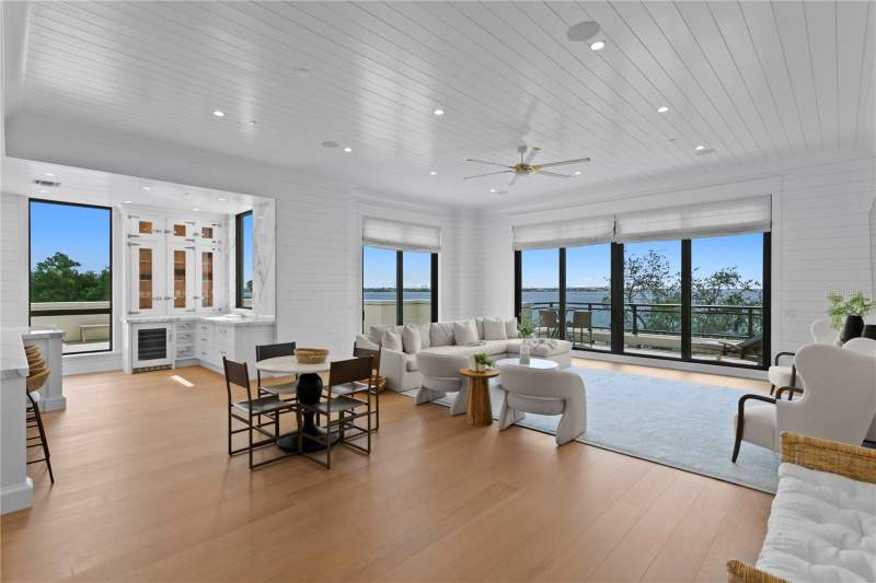 3 bedroom Condominium at 2103 Bayshore Boulevard #504, Hyde Park House Condo, Tampa — photo 2